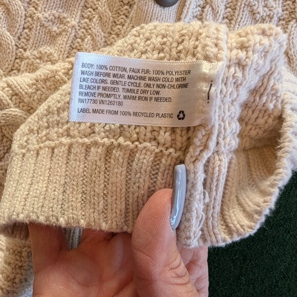 Boy's Cable knit Sweater 5T 💙 - Picture 3 of 4